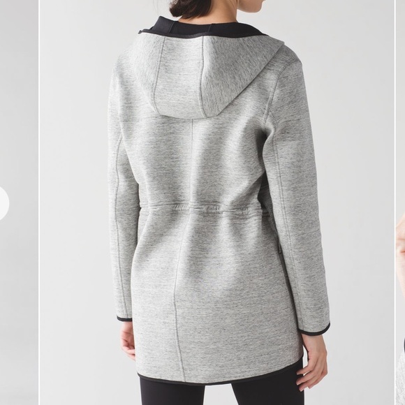 Lululemon City Bound Wrap
Heathered Space Dyed Medium Grey / Black- size 2 - Picture 4 of 7